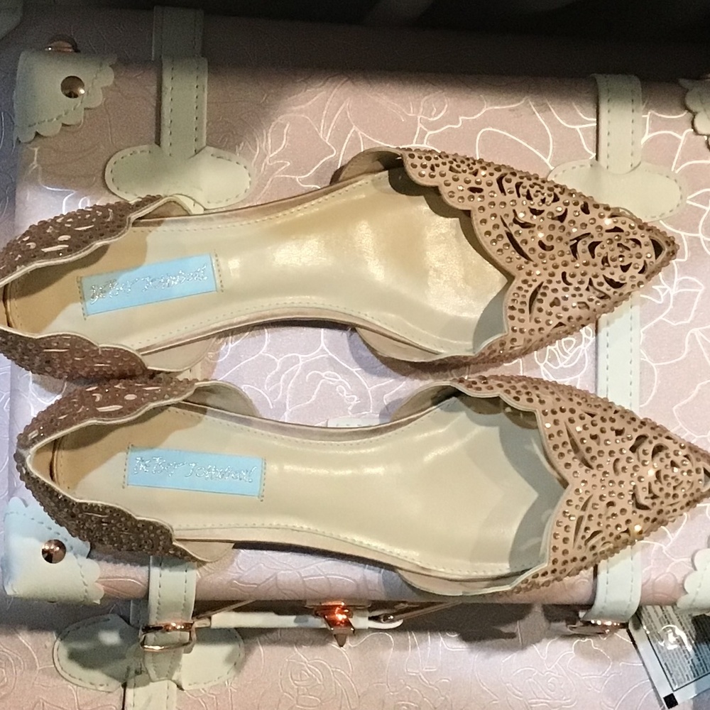 Betsy johxlsoxl shoe